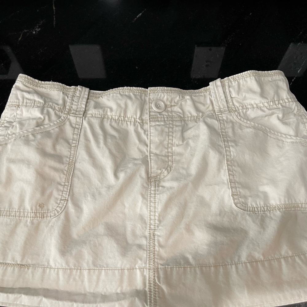 American Eagle Outfitters Cream Mini Skirt size 38W
